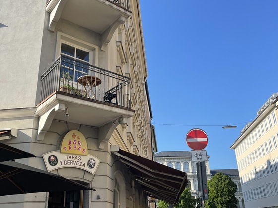 Eingang Bar Tapas