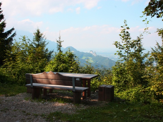 Rastplatz mit SalzAlpenSteig-Bankerl