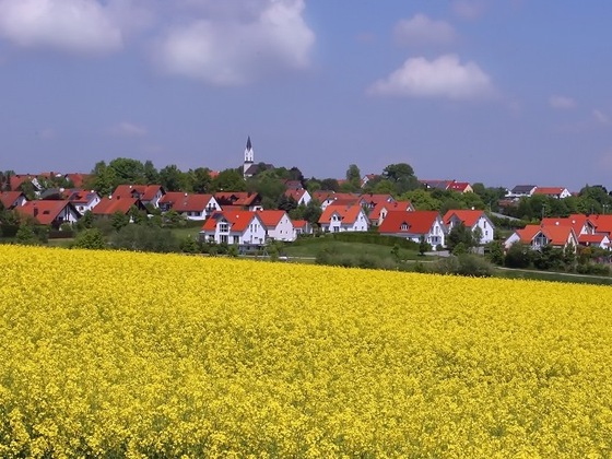Blick auf die Gemeinde Attenkirchen