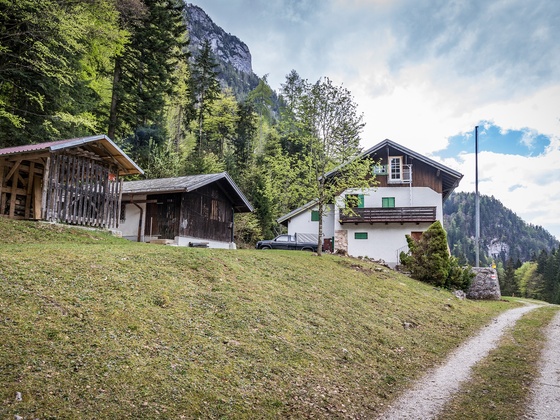 Wer will, kann noch etwas weiter gehen, zum Paul Gruber Haus.