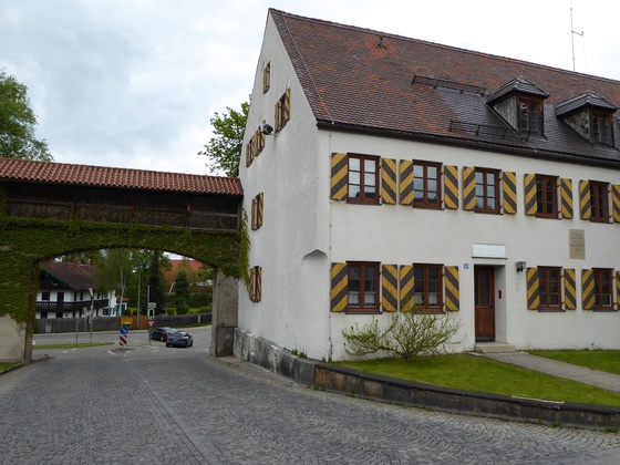 Schongauer Münztor mit ehemaligem Müngebäude