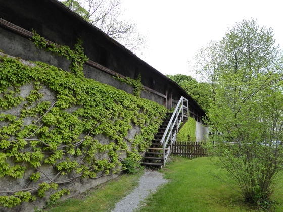 Treppe hinauf zum Wehrgang auf der Stadtmauer