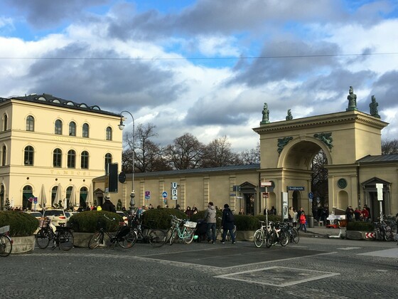 Ausblick vom Odeonsplatz auf das Tambosi