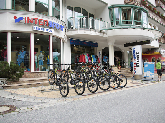 INTERSPORT Hintertux - Parkplatz Hintertuxer Gletscherbahn