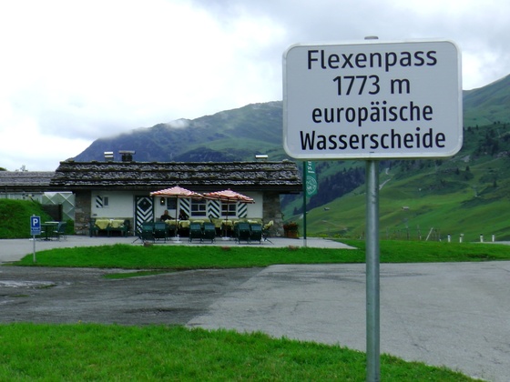 Passhöhe des Flexenpasses mit Flexenstübl, Blickrichtung Nord