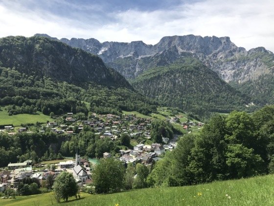 Der Untersberg hinter Marktschellenberg