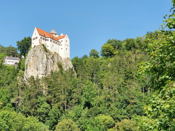 Blick auf Burg Prunn von Einthal aus