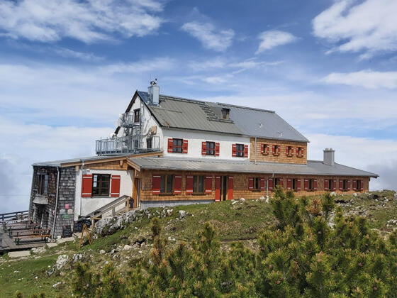 Stöhrhaus in aussichtsreicher Lage