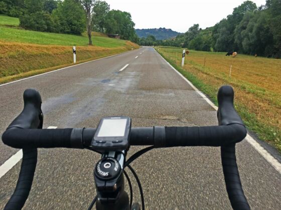 Straße mit Rennrad