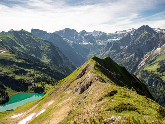 Aussicht auf Höfats und Seealpsee vom Seeköpfle aus.