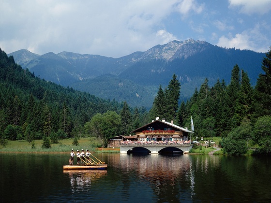 Pflegersee bei Garmisch-Partenkirchen, Oberbayern, Bayern, Deutschland