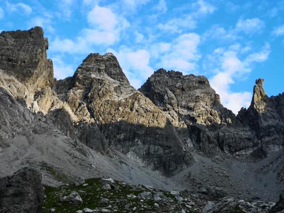 Steinkarturm (links), Parzinntürme (Mitte) und Spiehlerturm (rechts)