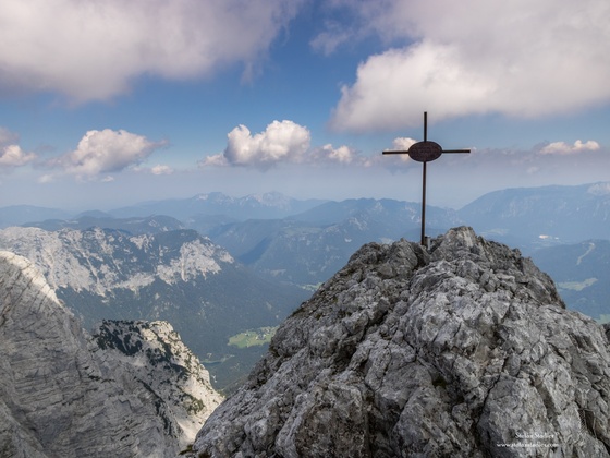 Das Gipfelkreuz auf der Blaueisspitze.