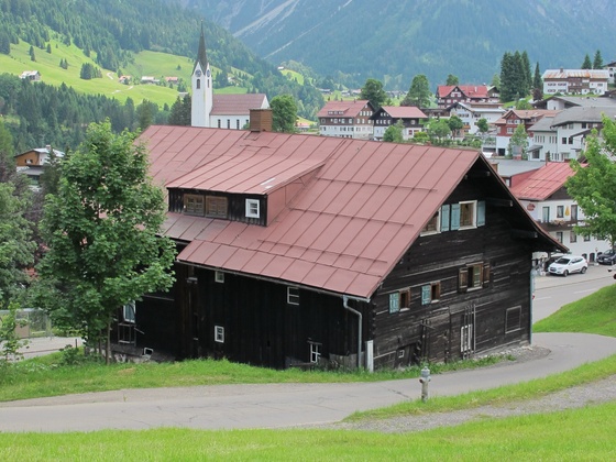 Altes Gemeindehaus von der Oberseitestraße gesehen