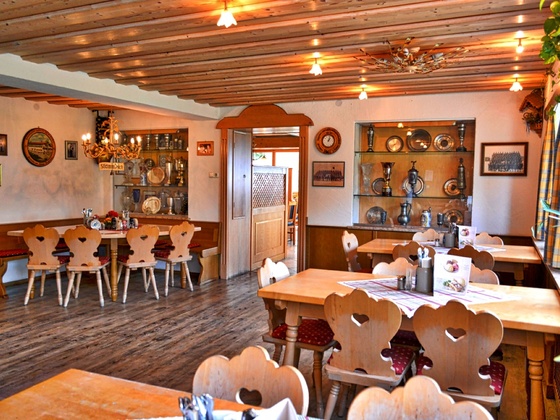 gasthof-am-gasteig-gaststube