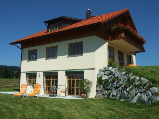 Terrasse und Sitzplatz