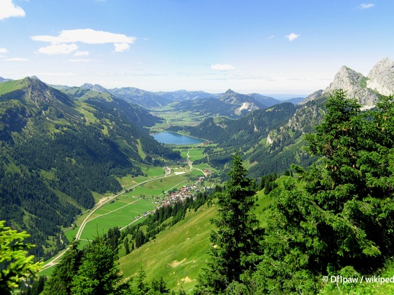 Sicht vom Hahnenkamm (Reutte) ins Tannheimer Tal