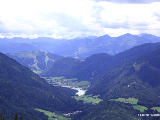 Blick von der Steinplatte auf's Pillerseetal mit dem Pillersee
