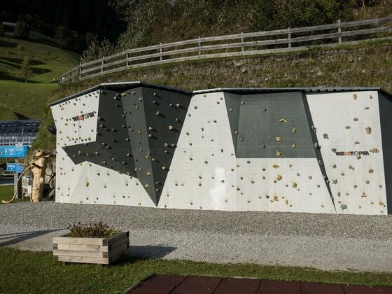 Boulderwand Dienten