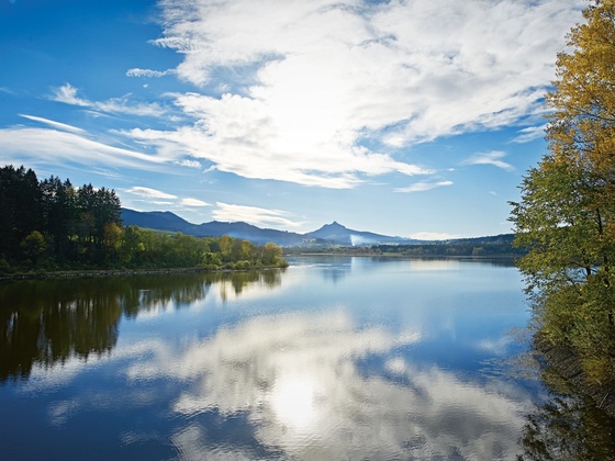 Grüntensee mit Grünten im Hintergrund