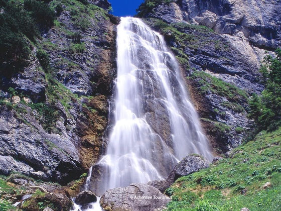 Der Dalfazer Wasserfall am Achensee
