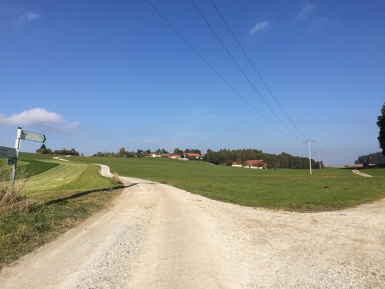 Steigung nach Haiming, rechts leichter Richtung Obing
