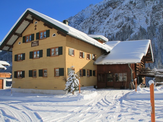 Winterbild vom Walserhaus