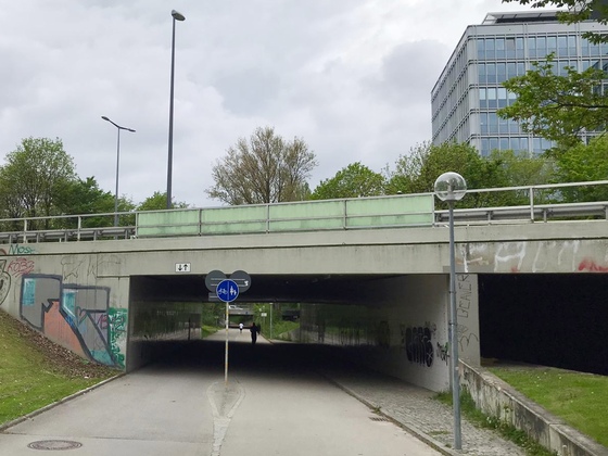 Brücke Mittlerer Ring am Willi-Gebhardt-Ufer