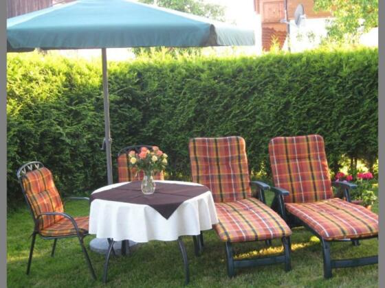 Außensitzplatz Ferienwohnung Rosenduft