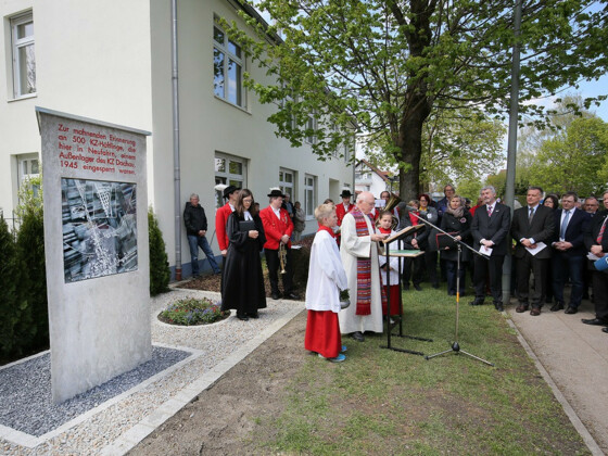 Gedenkfeier an der Gedenk-Stele Neufahrn