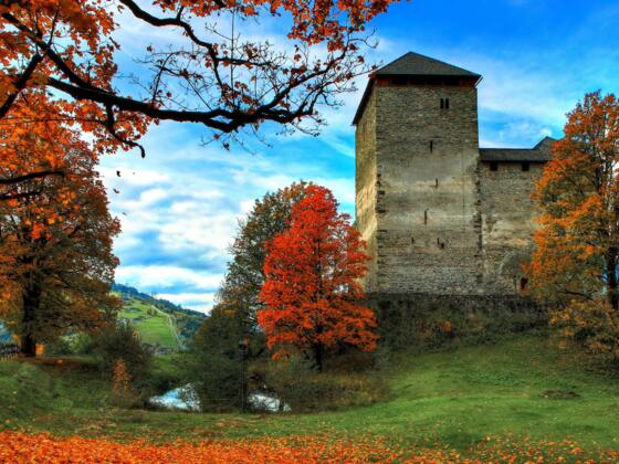 Burg Kaprun Herbst