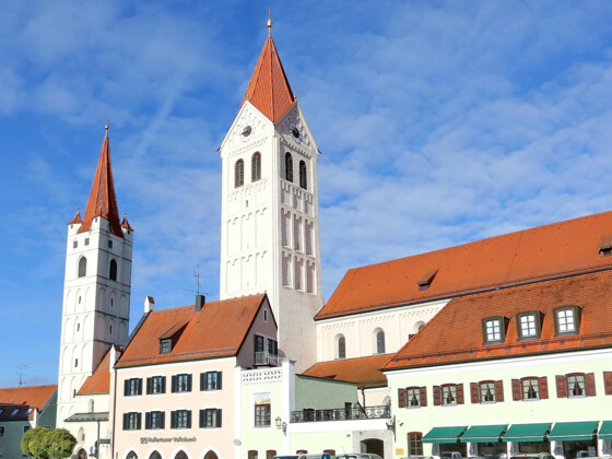 Außenansicht vom St. Kastulus Münster in Moosburg