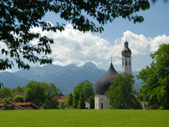 Kirche Johann Baptist/Heilig Kreuz am Wasen