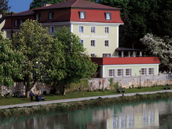 Hotel Restaurant Café Gugerbauer