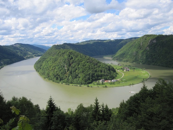 AU (Radweg und Donaufähre)
