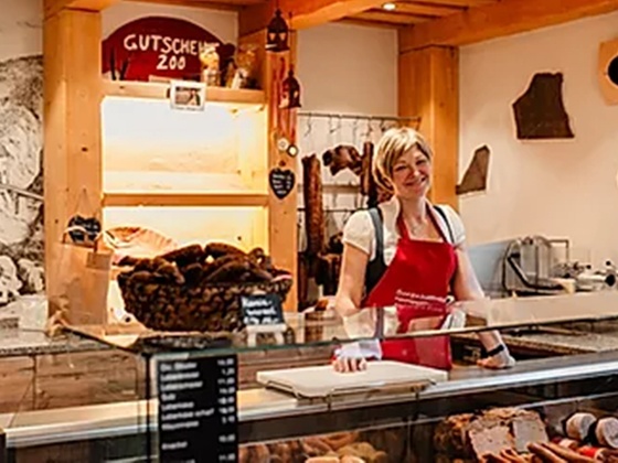 AZ gross Burgschattenhof 01