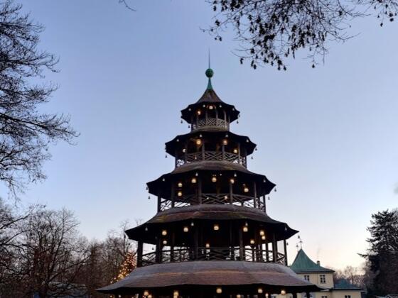 L. Monopteros (Chinesischer Turm)