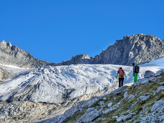 Über die letzten Gletscherreste zum 3303 Meter hohen Gipfel der Reichenspitze