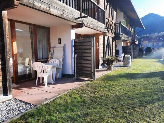 Westansicht der Ferienwohnung Alpin-Apartment-11 mit Blick nach Süden