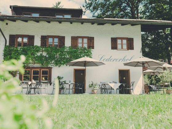 93e47319-5fa2-4b3c-83c2-edebfe911810