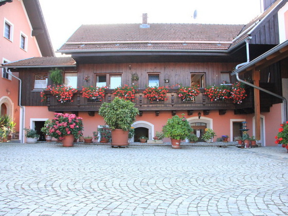 hofansicht-fewo-bereich_2-640x480