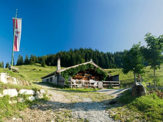 Goglalm Wandern Alm Hütte Einkehr