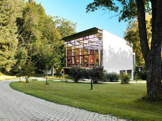 Westerham - die Akademie - Außenansicht