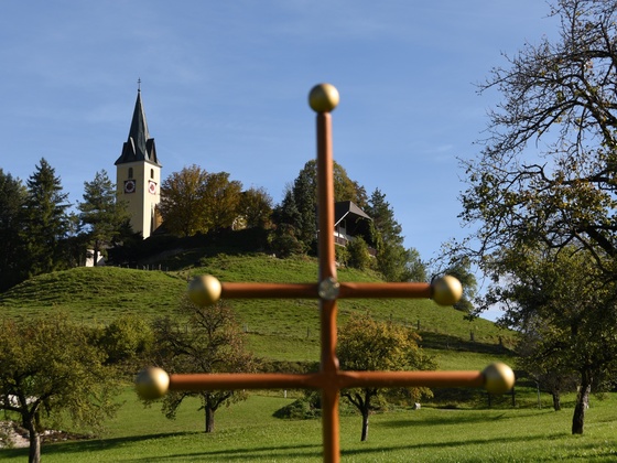 Wallfahrtskirche Frauenstein mit Benedikt Pilgerkreuz