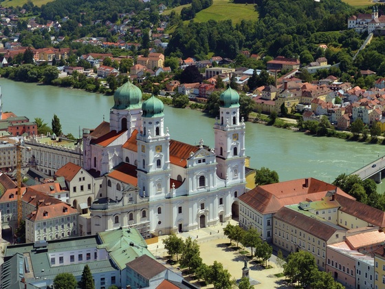 DOM ST. STEPHAN