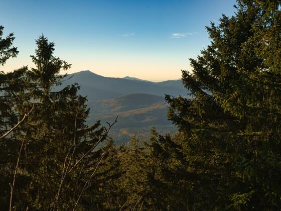 Ausblick vom Gipfel in Richtung Gr. Arber