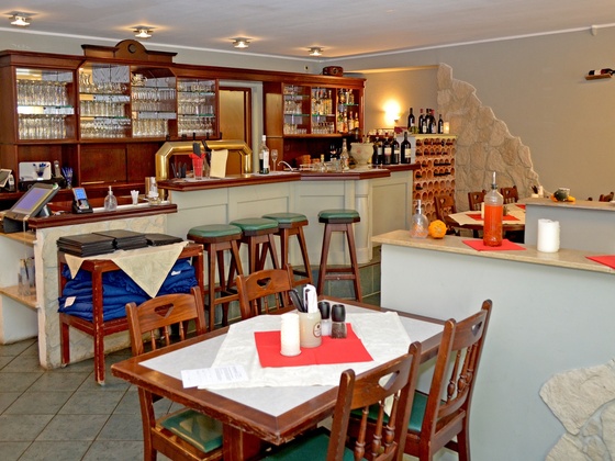 Maximilian Restaurant Pizzeria