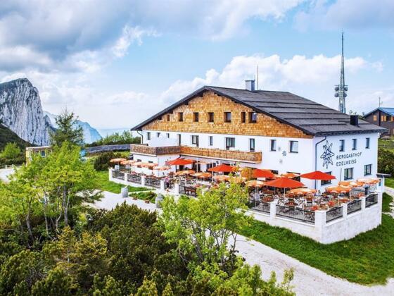 Edelweiss Außenansicht Sommer