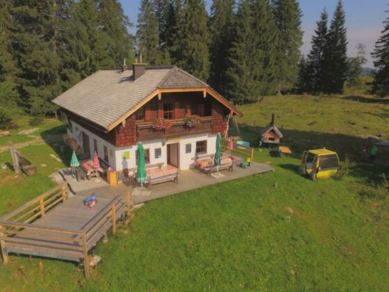 Die Moosegghütte von oben am Anzenberg