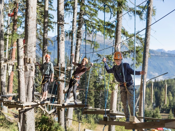 Adventurepark Katschberg - Familie beim Klettern